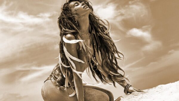 Vrouw aan het Strand schilderij