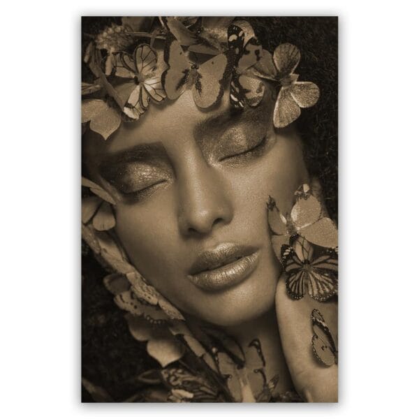vrouw-met-vlinders-sepia